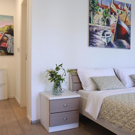 Studio Apartment Rosa Krk Krk Town Kültér fotó