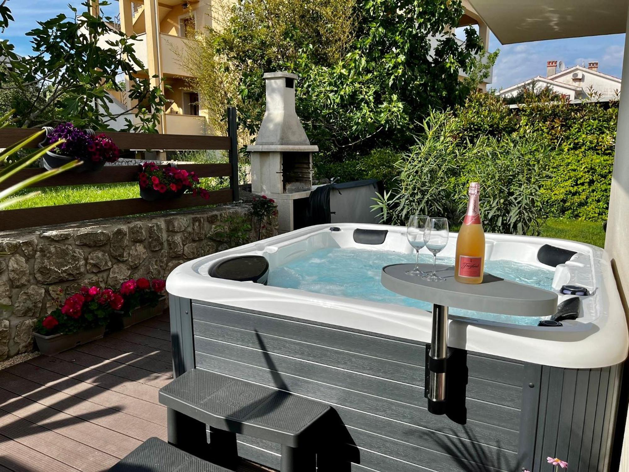 Studio Apartment Rosa Krk Krk Town Kültér fotó